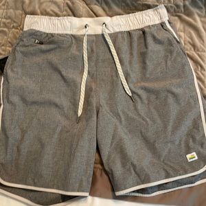 Vuori shorts size medium no liner